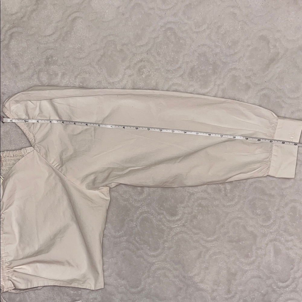 Levi's Blouse with Puff Sleeves - Picture 4 of 11